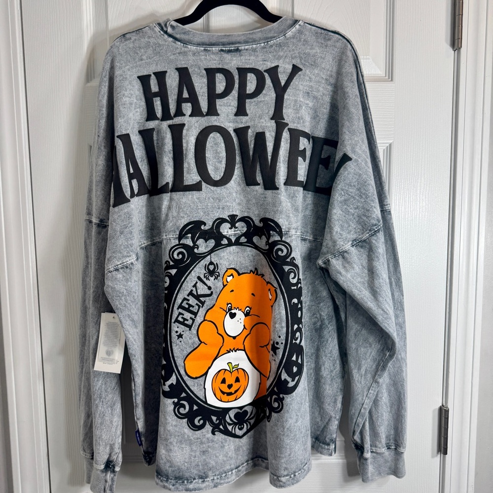 Gray Halloween Sweatshirt with Bear Graphic